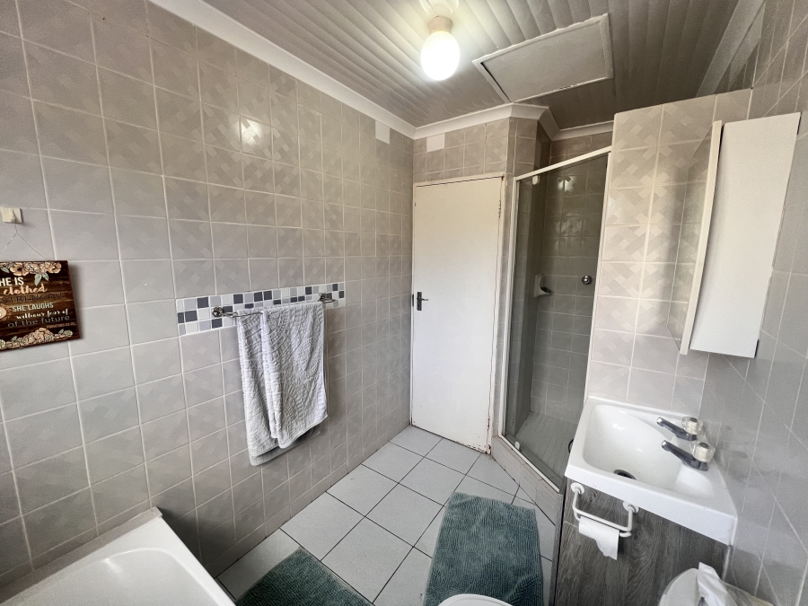 2 Bedroom Property for Sale in Sunninghill Gauteng
