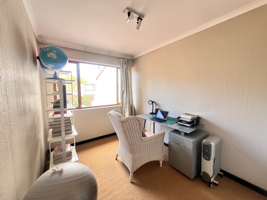 2 Bedroom Property for Sale in Sunninghill Gauteng