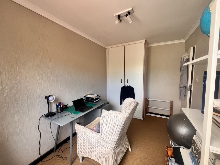2 Bedroom Property for Sale in Sunninghill Gauteng
