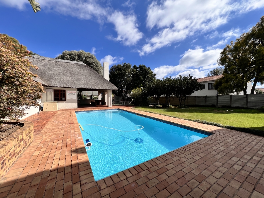 2 Bedroom Property for Sale in Sunninghill Gauteng