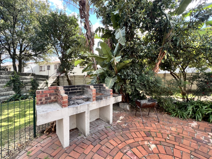 2 Bedroom Property for Sale in Sunninghill Gauteng