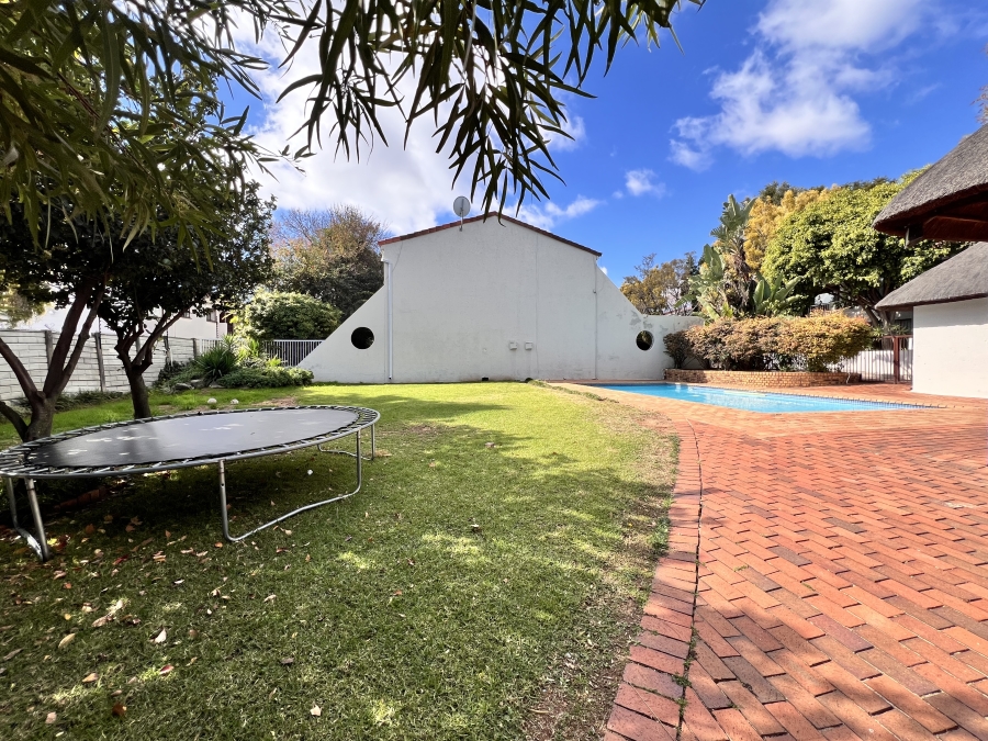 2 Bedroom Property for Sale in Sunninghill Gauteng