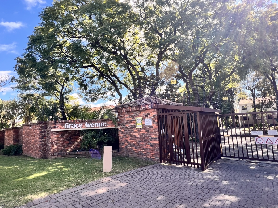 2 Bedroom Property for Sale in Sunninghill Gauteng