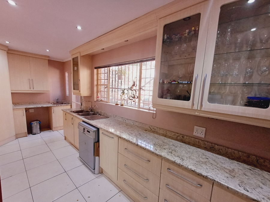 3 Bedroom Property for Sale in Faerie Glen Gauteng