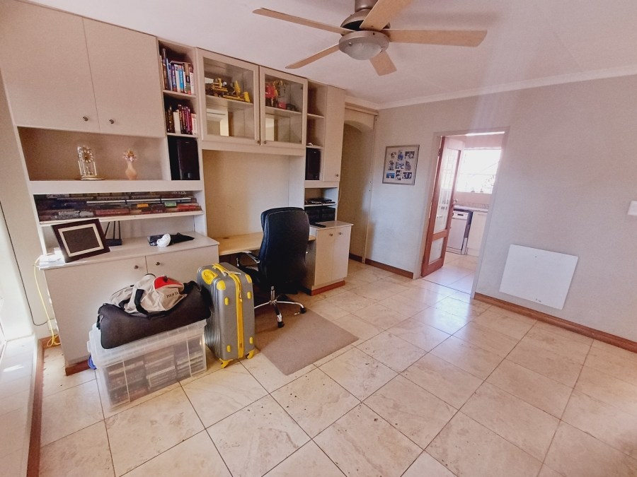 3 Bedroom Property for Sale in Faerie Glen Gauteng