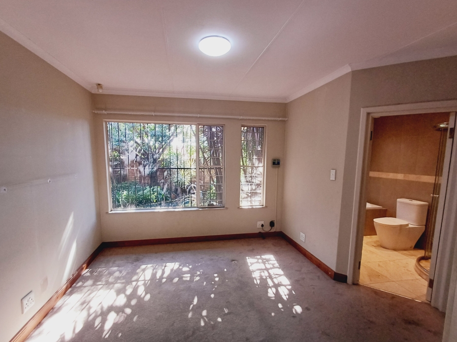 3 Bedroom Property for Sale in Faerie Glen Gauteng