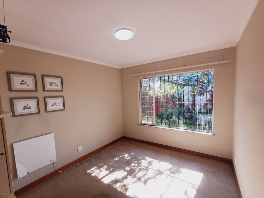 3 Bedroom Property for Sale in Faerie Glen Gauteng
