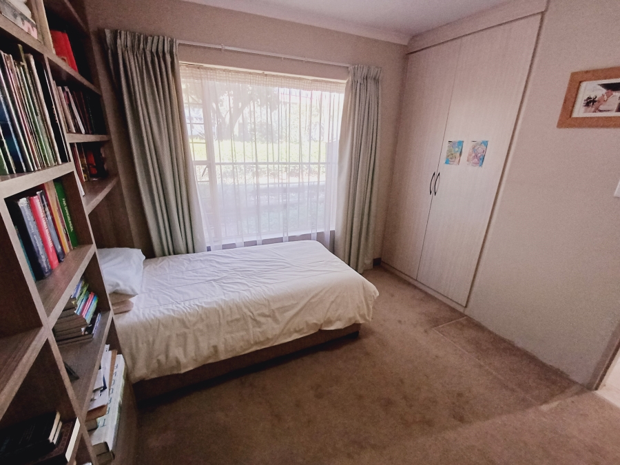 3 Bedroom Property for Sale in Faerie Glen Gauteng