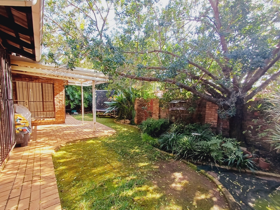3 Bedroom Property for Sale in Faerie Glen Gauteng