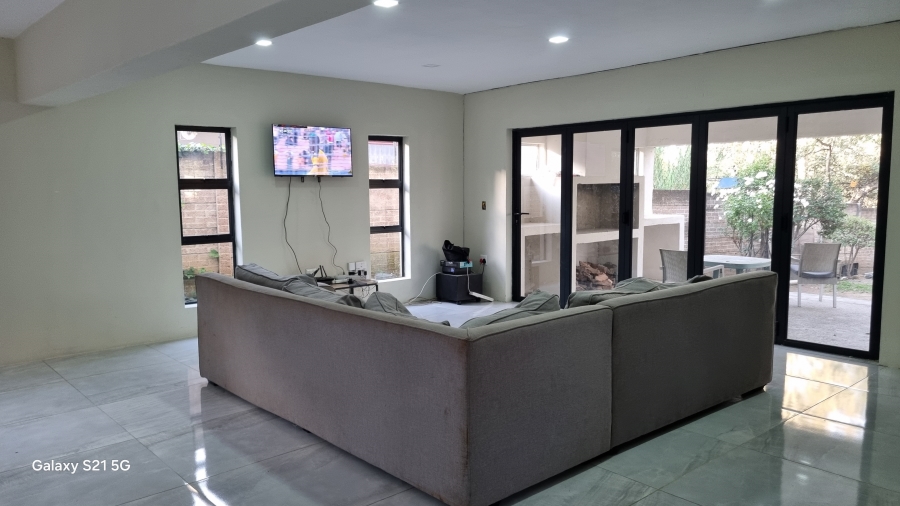 5 Bedroom Property for Sale in Buccleuch Gauteng