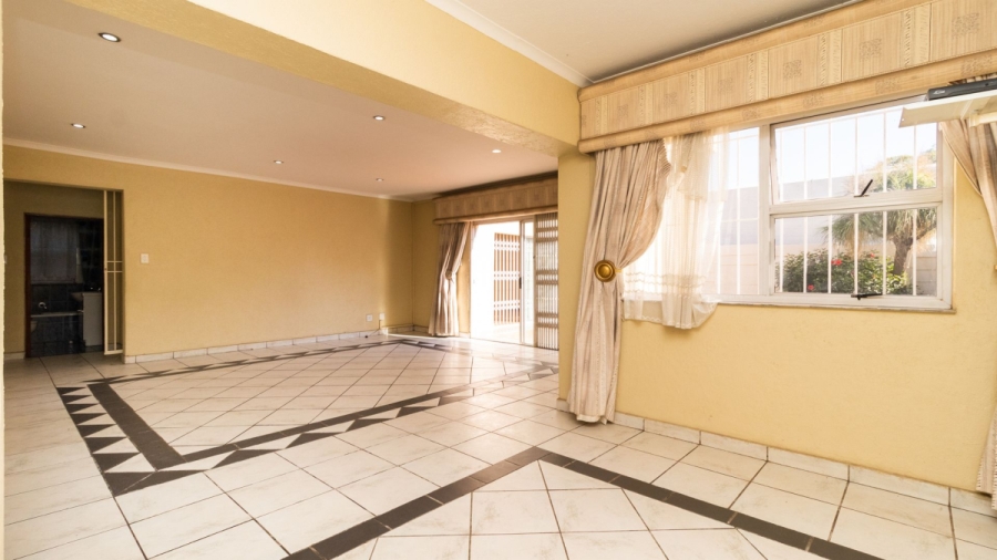 3 Bedroom Property for Sale in Edenvale Central Gauteng
