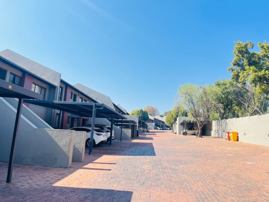To Let 2 Bedroom Property for Rent in Sunninghill Gauteng