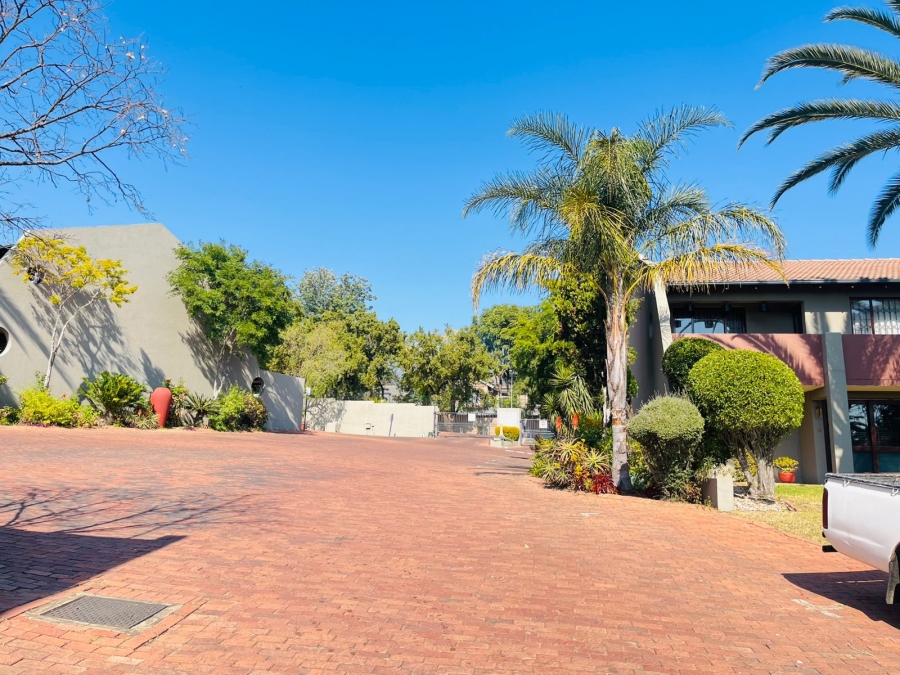 To Let 2 Bedroom Property for Rent in Sunninghill Gauteng