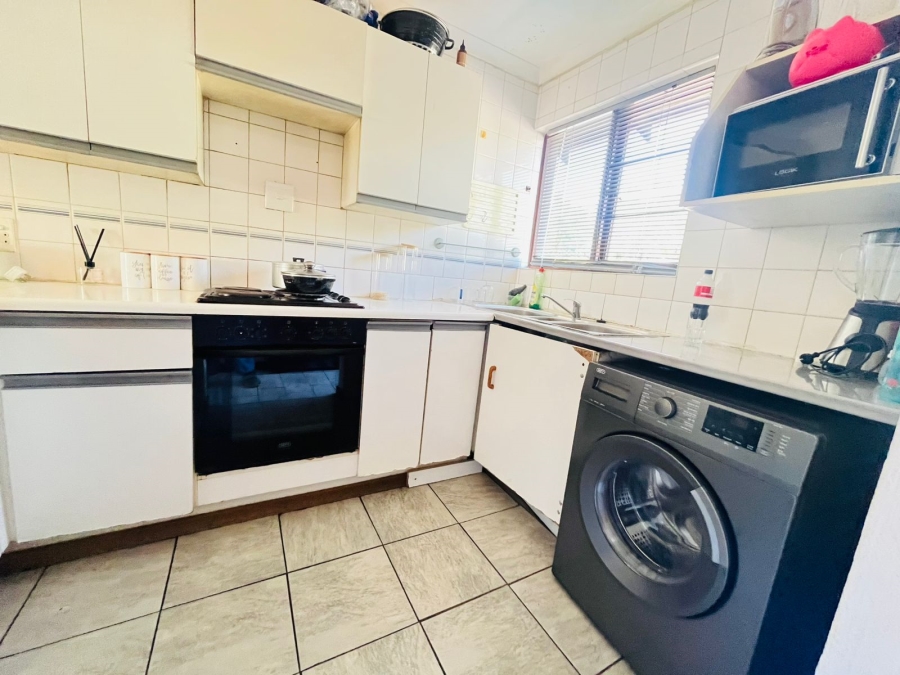 To Let 2 Bedroom Property for Rent in Sunninghill Gauteng