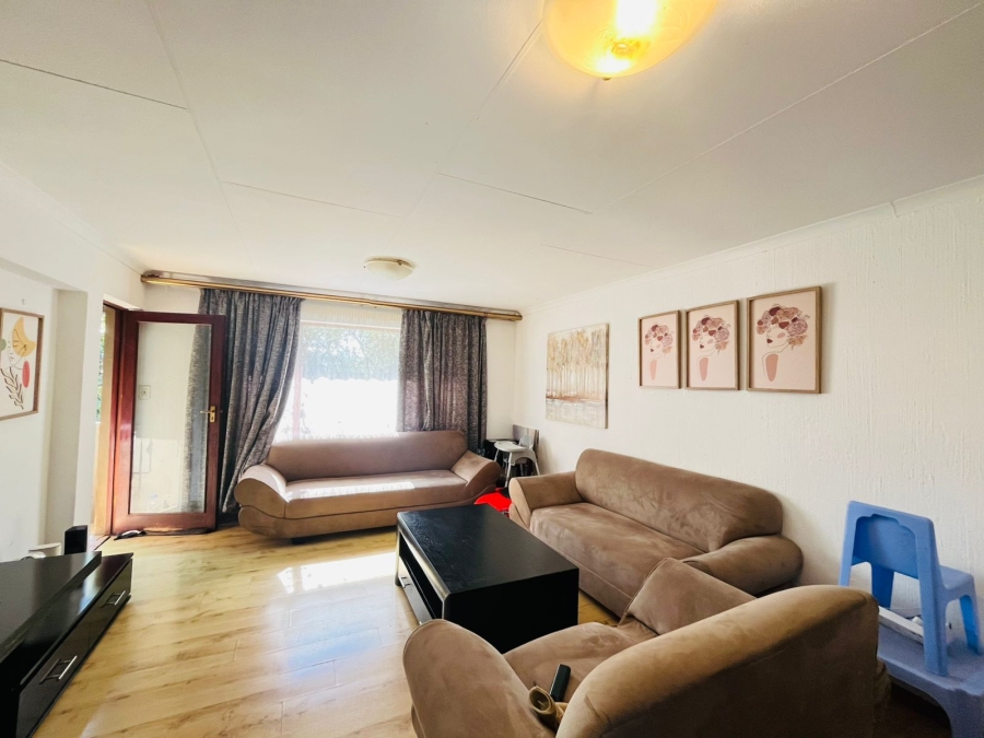 To Let 2 Bedroom Property for Rent in Sunninghill Gauteng