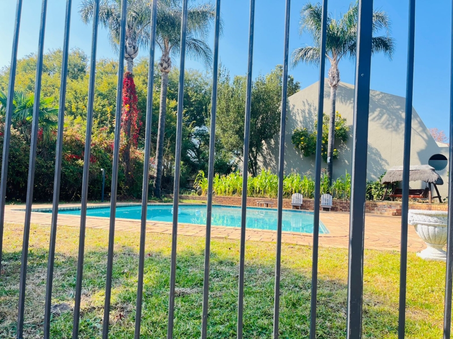 To Let 2 Bedroom Property for Rent in Sunninghill Gauteng