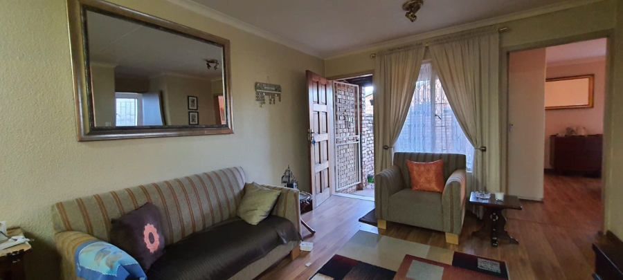 2 Bedroom Property for Sale in Groblerpark Gauteng