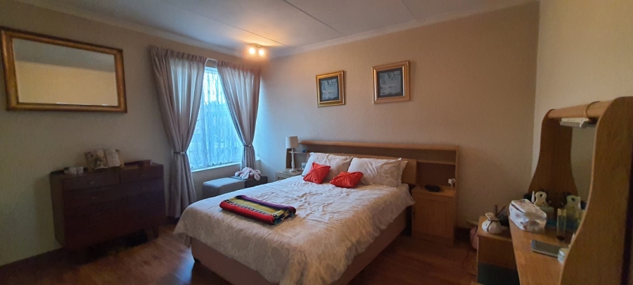 2 Bedroom Property for Sale in Groblerpark Gauteng