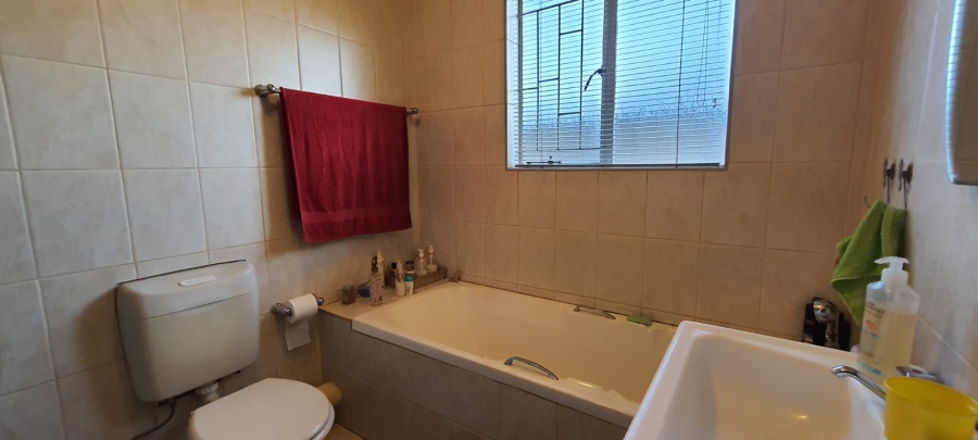 2 Bedroom Property for Sale in Groblerpark Gauteng