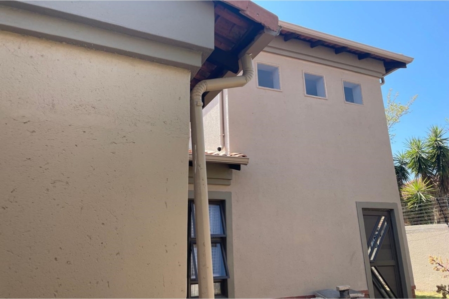 4 Bedroom Property for Sale in Noordwyk Gauteng