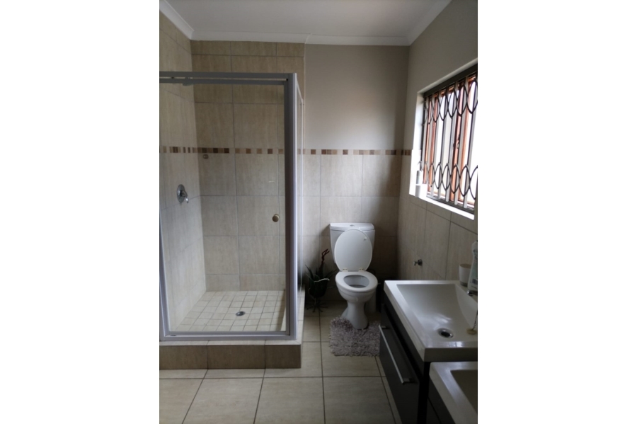 4 Bedroom Property for Sale in Noordwyk Gauteng