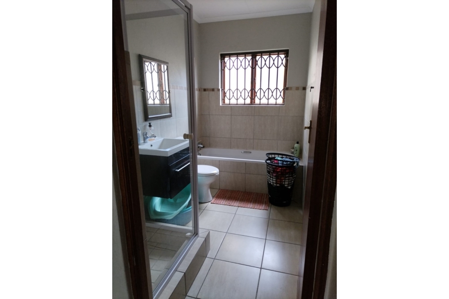 4 Bedroom Property for Sale in Noordwyk Gauteng