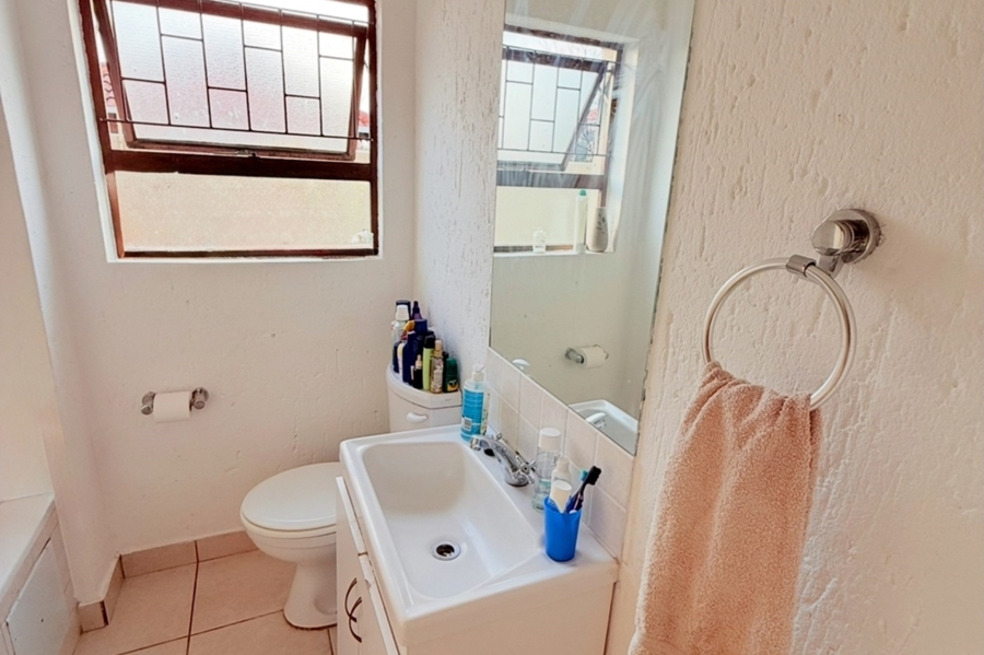 To Let 2 Bedroom Property for Rent in Paulshof Gauteng