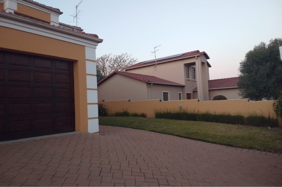 To Let 3 Bedroom Property for Rent in Kyalami Crest Estate Gauteng