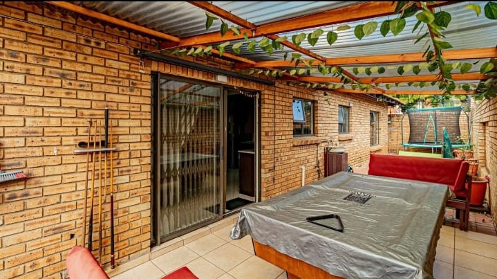 3 Bedroom Property for Sale in New Redruth Gauteng