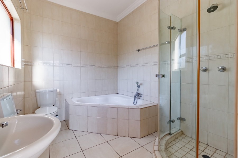 4 Bedroom Property for Sale in Craigavon Gauteng