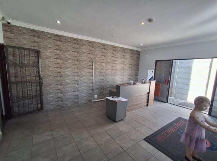 5 Bedroom Property for Sale in New Redruth Gauteng