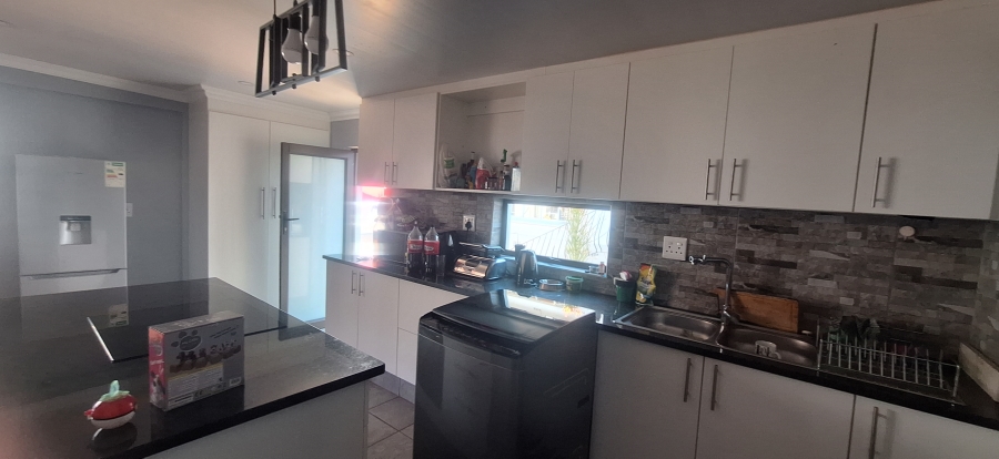 3 Bedroom Property for Sale in Wentworth Park Gauteng