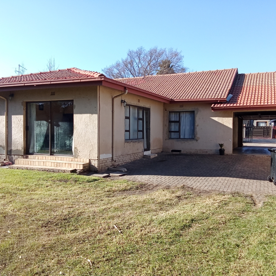 4 Bedroom Property for Sale in Mindalore Gauteng