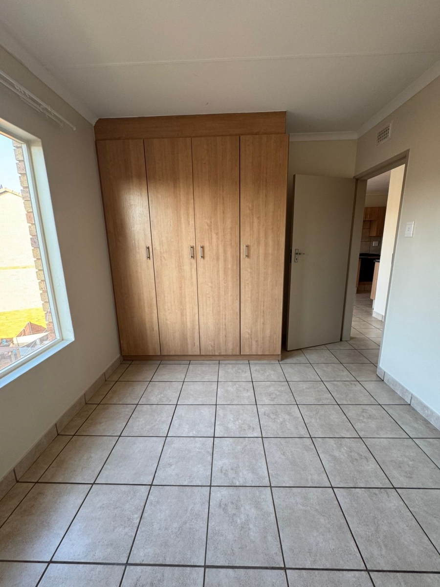 To Let 2 Bedroom Property for Rent in Olympus AH Gauteng
