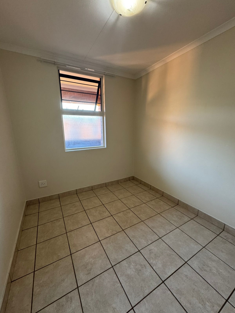 To Let 2 Bedroom Property for Rent in Olympus AH Gauteng