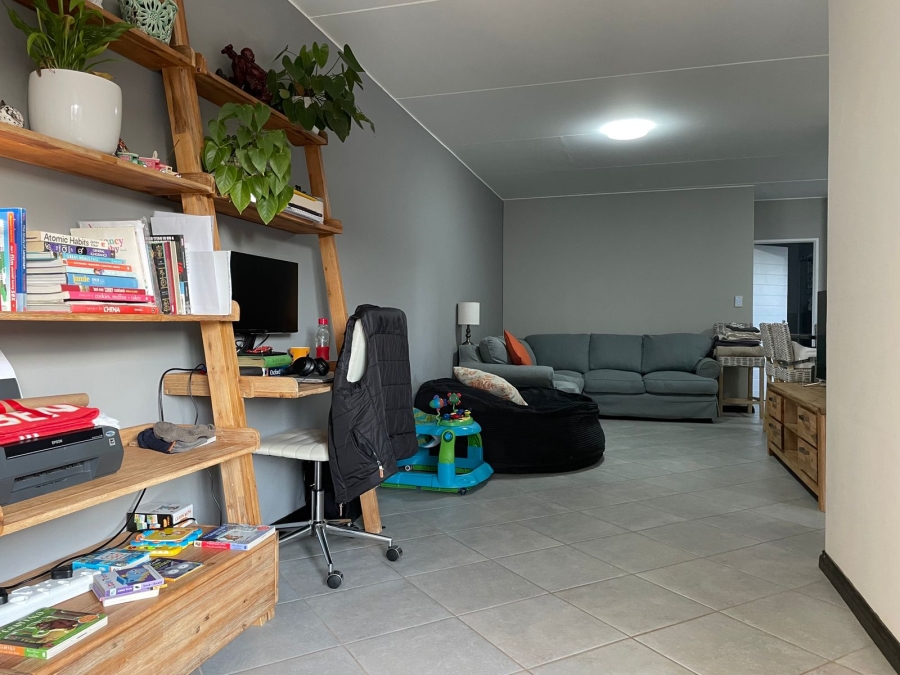 To Let 2 Bedroom Property for Rent in Norton Home Estate AH Gauteng