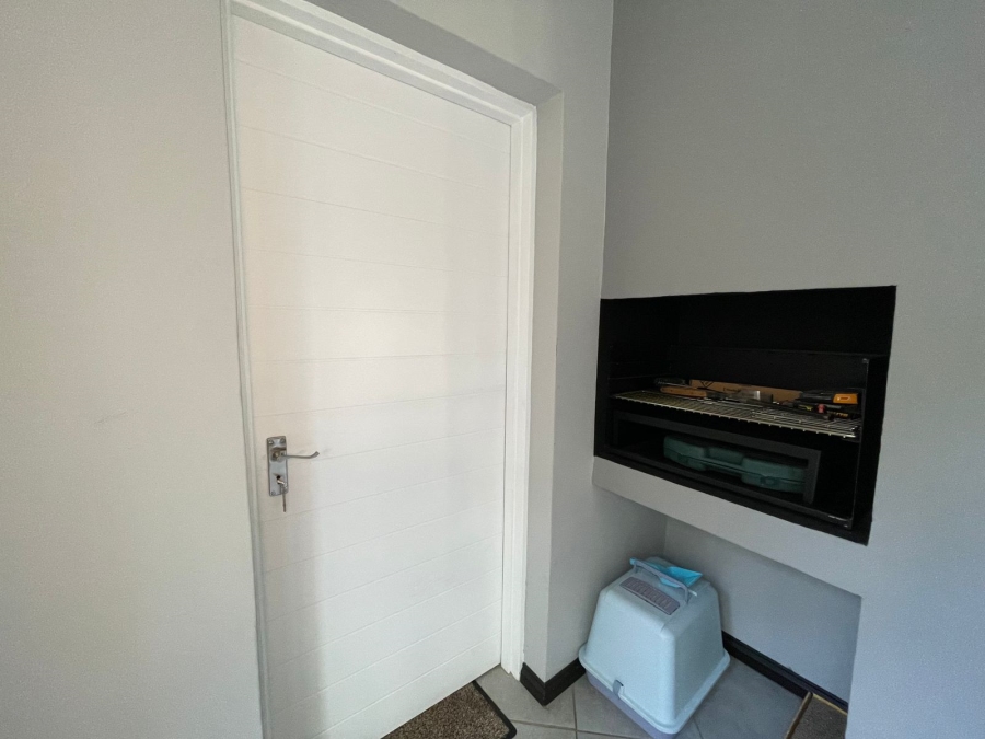 To Let 2 Bedroom Property for Rent in Norton Home Estate AH Gauteng