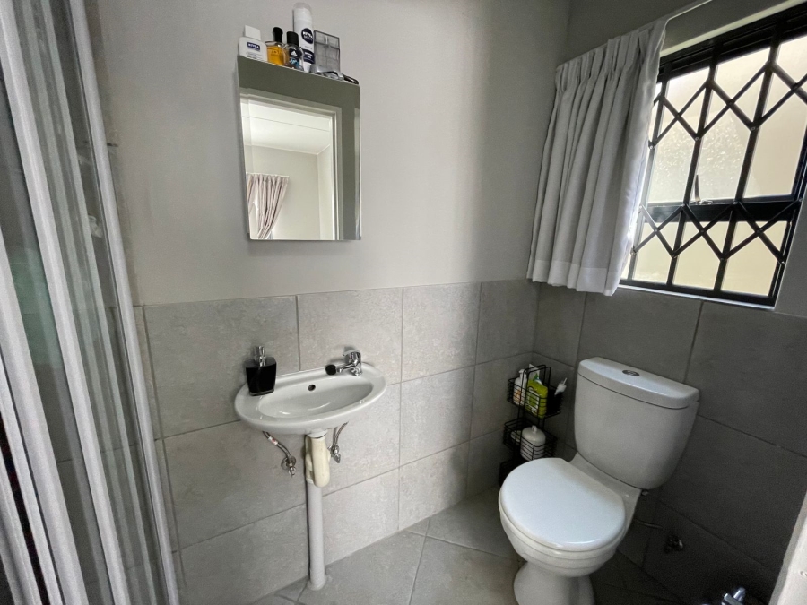 To Let 2 Bedroom Property for Rent in Norton Home Estate AH Gauteng