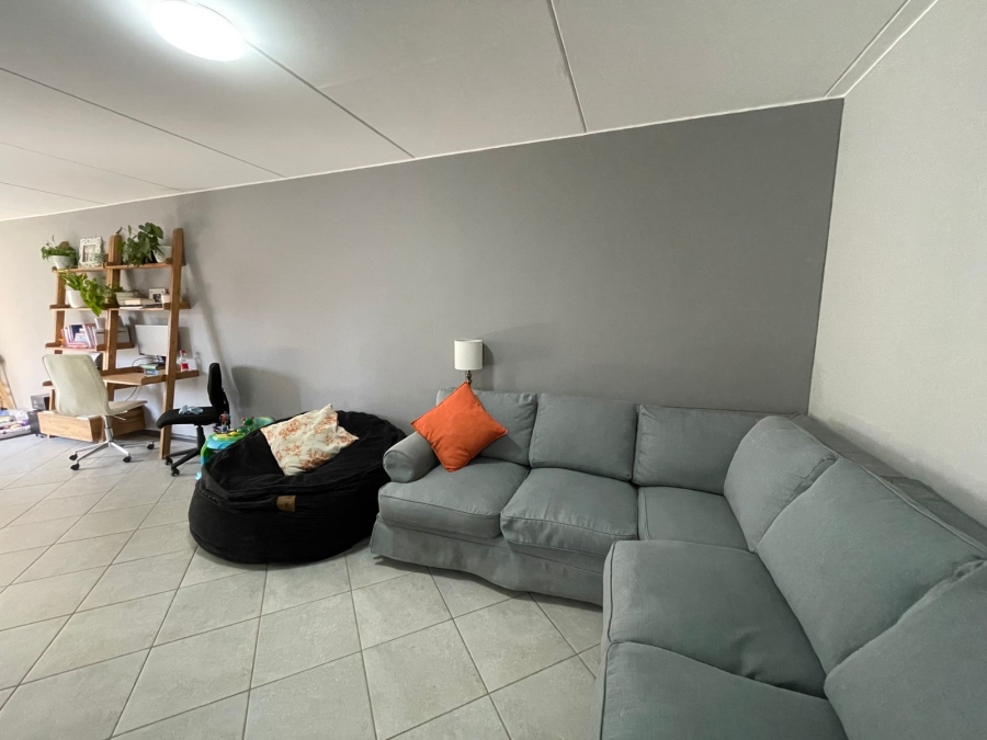 To Let 2 Bedroom Property for Rent in Norton Home Estate AH Gauteng