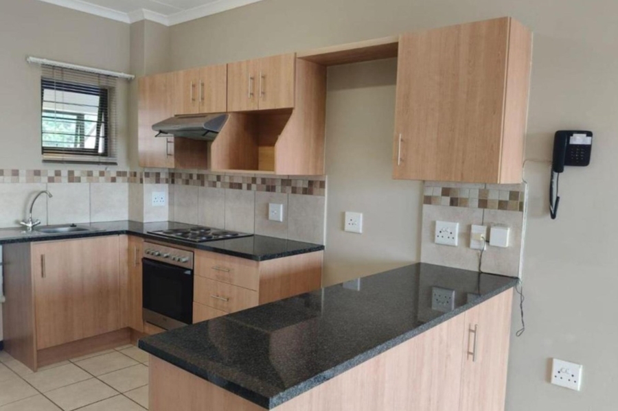 2 Bedroom Property for Sale in Featherbrooke Hills Retirement Gauteng