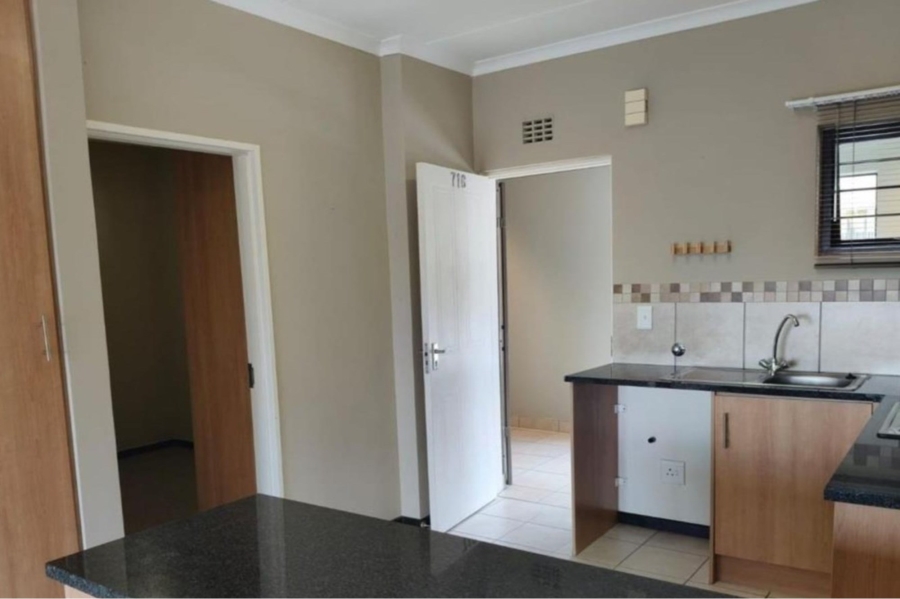 2 Bedroom Property for Sale in Featherbrooke Hills Retirement Gauteng