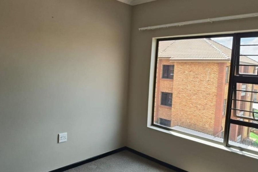 2 Bedroom Property for Sale in Featherbrooke Hills Retirement Gauteng