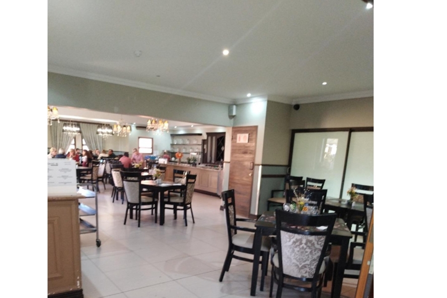 2 Bedroom Property for Sale in Featherbrooke Hills Retirement Gauteng