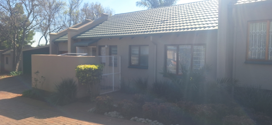 2 Bedroom Property for Sale in Noordheuwel Gauteng