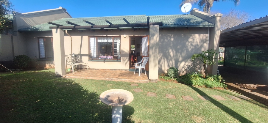 2 Bedroom Property for Sale in Noordheuwel Gauteng