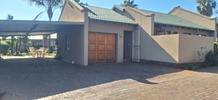 2 Bedroom Property for Sale in Noordheuwel Gauteng