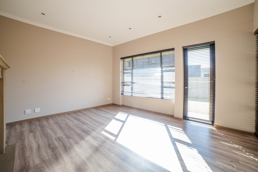4 Bedroom Property for Sale in Serengeti Lifestyle Estate Gauteng