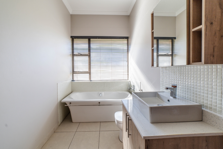 4 Bedroom Property for Sale in Serengeti Lifestyle Estate Gauteng