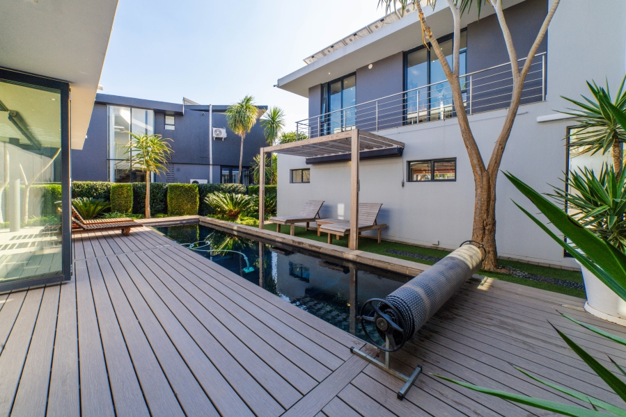 5 Bedroom Property for Sale in Glen Eagle Estate Gauteng