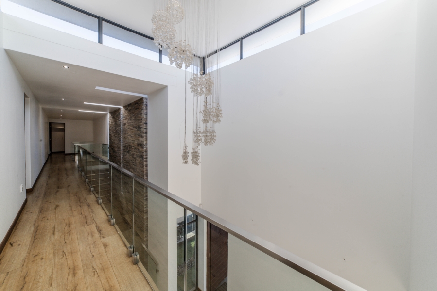 5 Bedroom Property for Sale in Glen Eagle Estate Gauteng